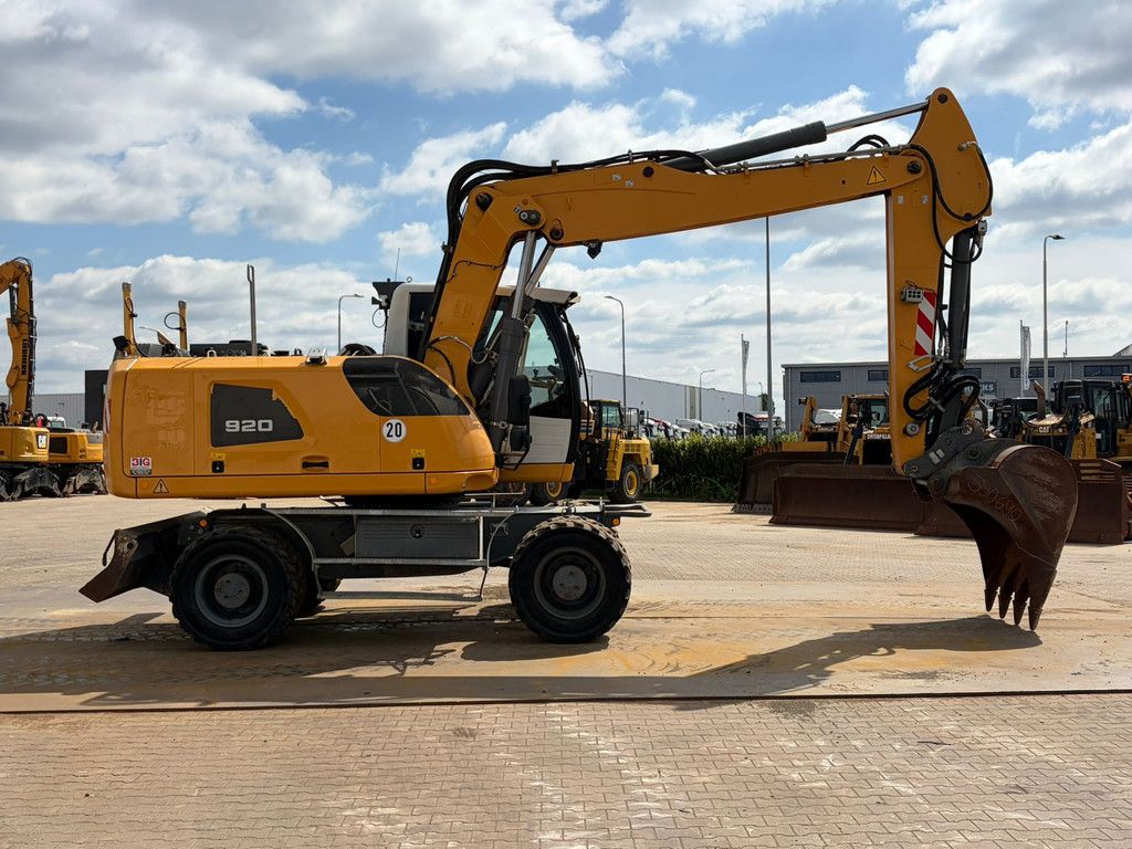 Liebherr A920