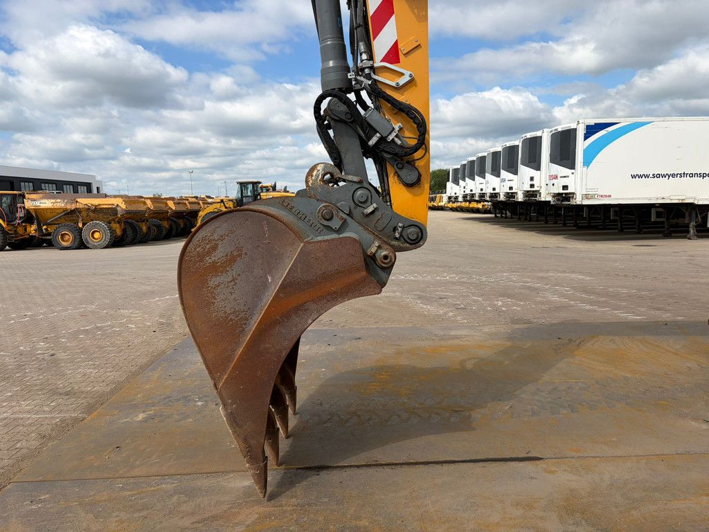 Liebherr A920
