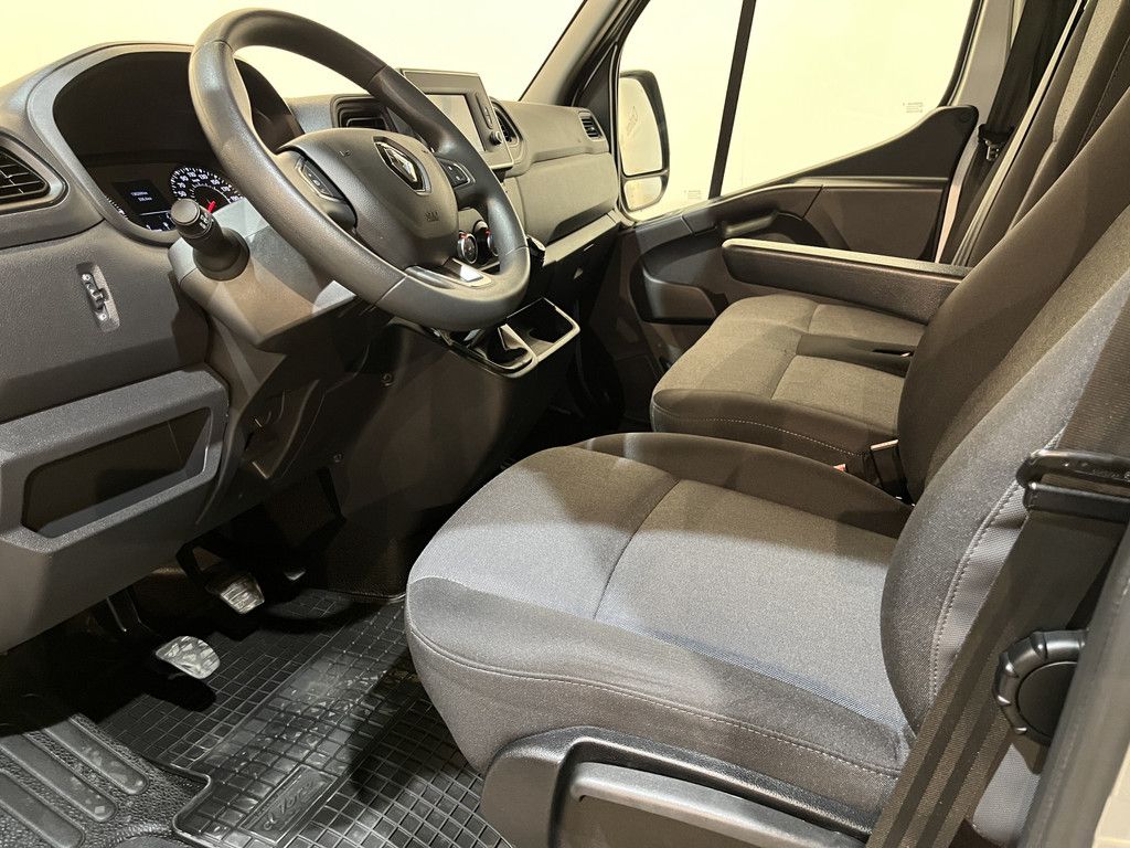 Renault Master 2.3 dCi L2H2 180 PK / Euro 6 / Airco / Cruise Control / Camera / Navigatie / Trekhaak