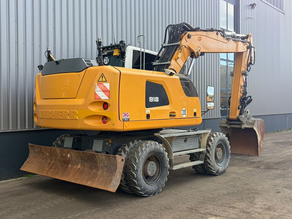 Liebherr A918