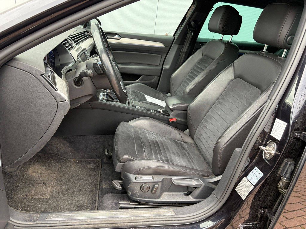 Passenger car Volkswagen Passat GTE Hybrid Petrol/Electric 157hp 2015 (Margin)