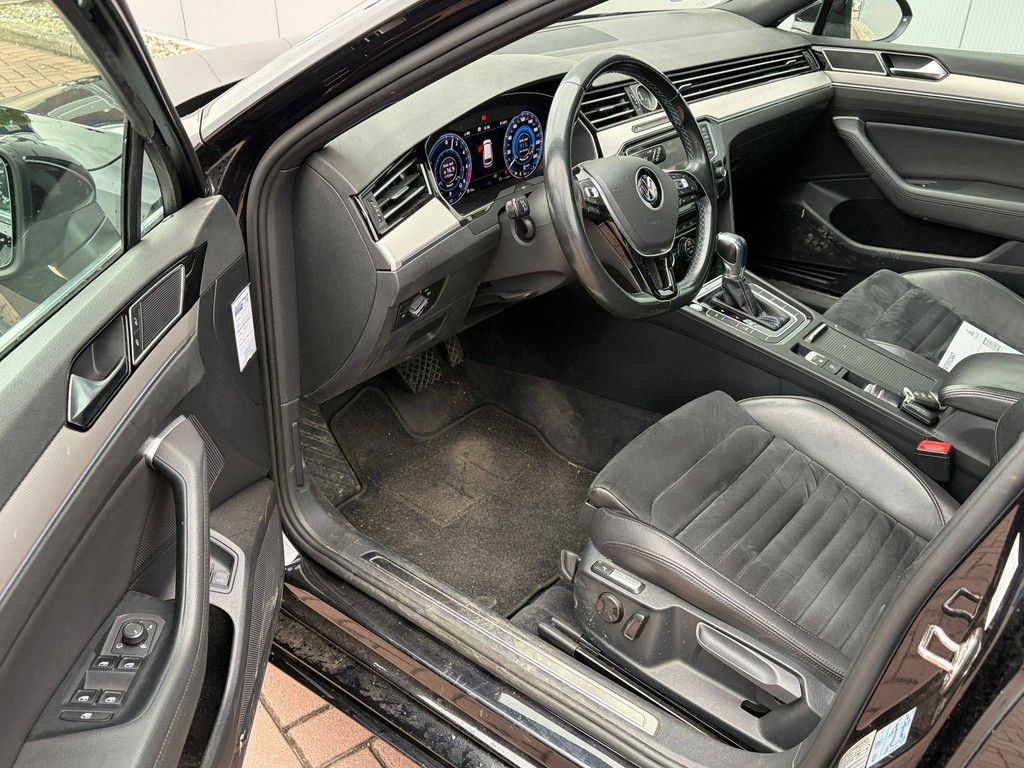 Passenger car Volkswagen Passat GTE Hybrid Petrol/Electric 157hp 2015 (Margin)