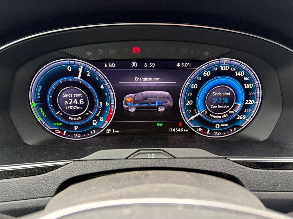 Passenger car Volkswagen Passat GTE Hybrid Petrol/Electric 157hp 2015 (Margin)
