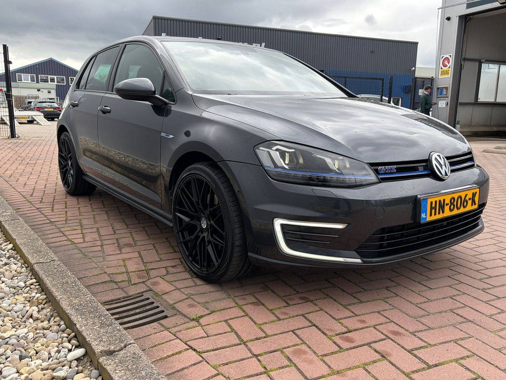 Passenger car Volkswagen Golf GTE Hybrid 150hp 2015 (Margin)