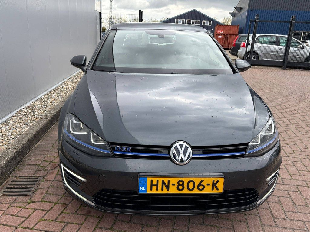Passenger car Volkswagen Golf GTE Hybrid 150hp 2015 (Margin)