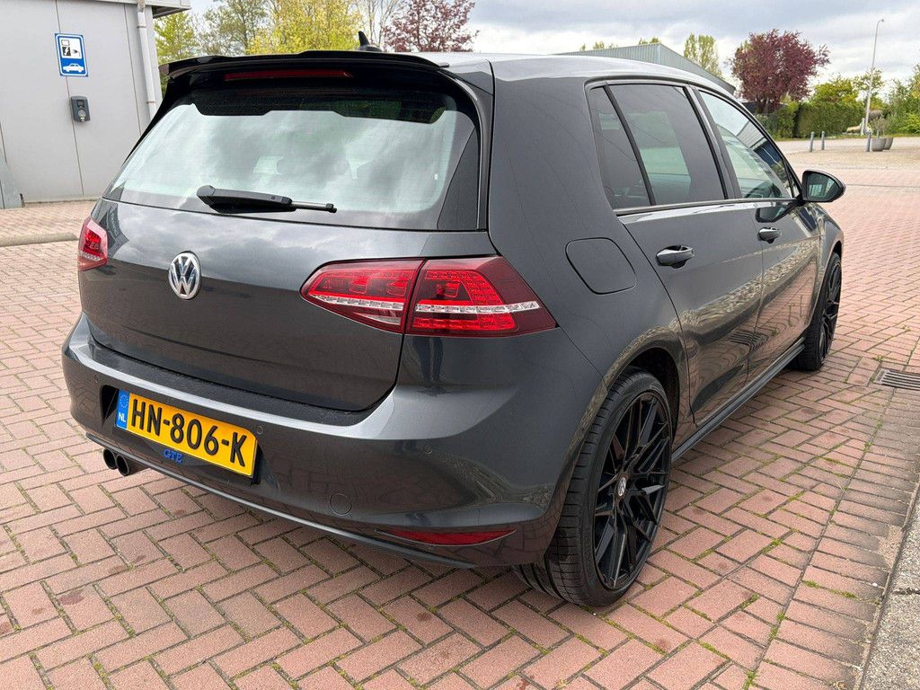 Passenger car Volkswagen Golf GTE Hybrid 150hp 2015 (Margin)