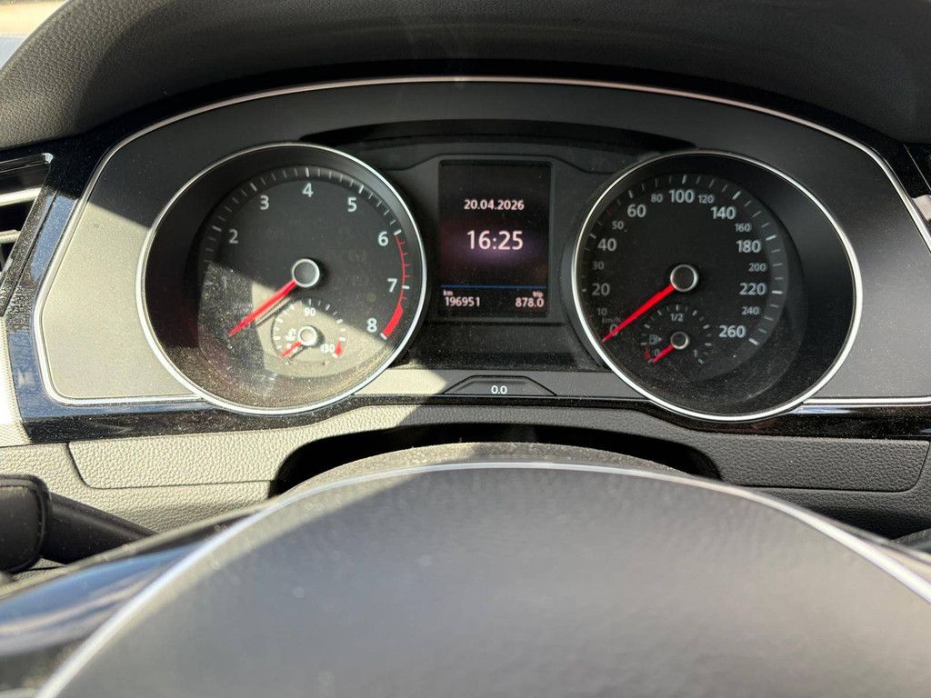 Personenauto Volkswagen Passat Benzine 150pk 2019