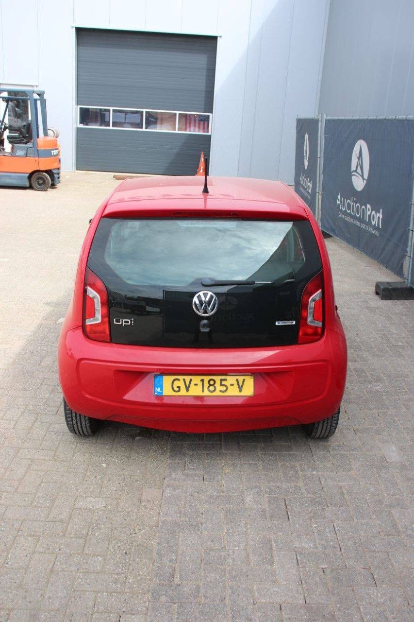 Volkswagen passenger car move up! BMT 4-door Petrol 60hp 2015