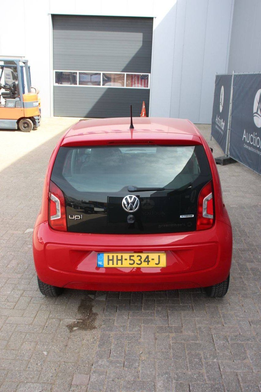 Passenger car Volkswagen Move Up BMT 4-door Petrol 60hp 2015