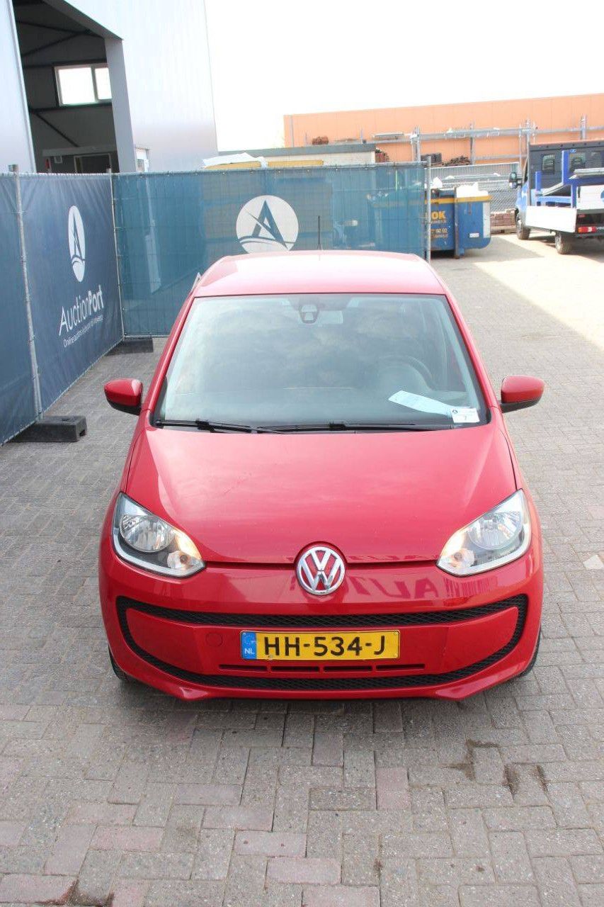 Passenger car Volkswagen Move Up BMT 4-door Petrol 60hp 2015