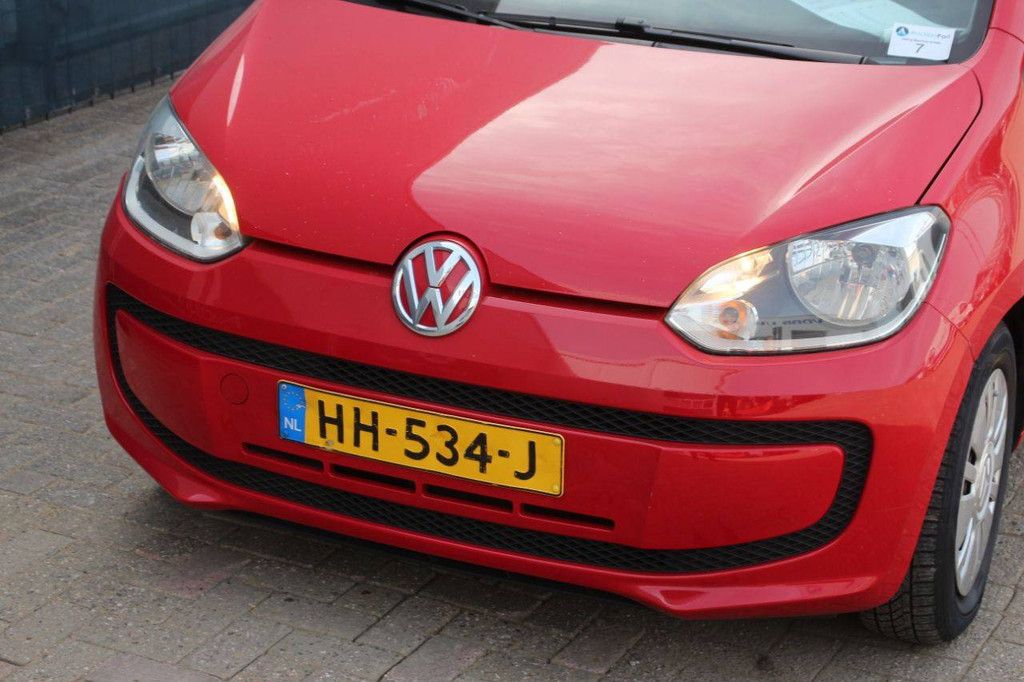 Passenger car Volkswagen Move Up BMT 4-door Petrol 60hp 2015