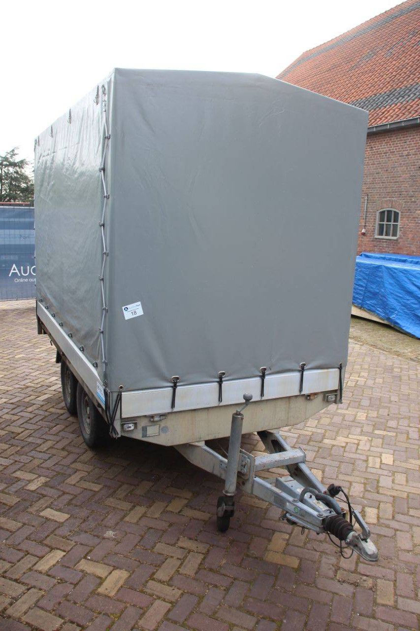 Gedeckter Anhänger Harpert AL 2010