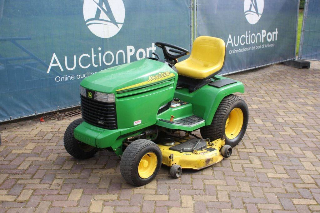 John Deere GX355 Diesel-Aufsitzmäher