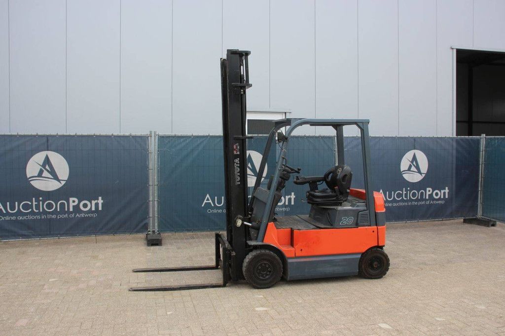 Toyota 7FBMF20 Electric Forklift 2000kg 5m 2004