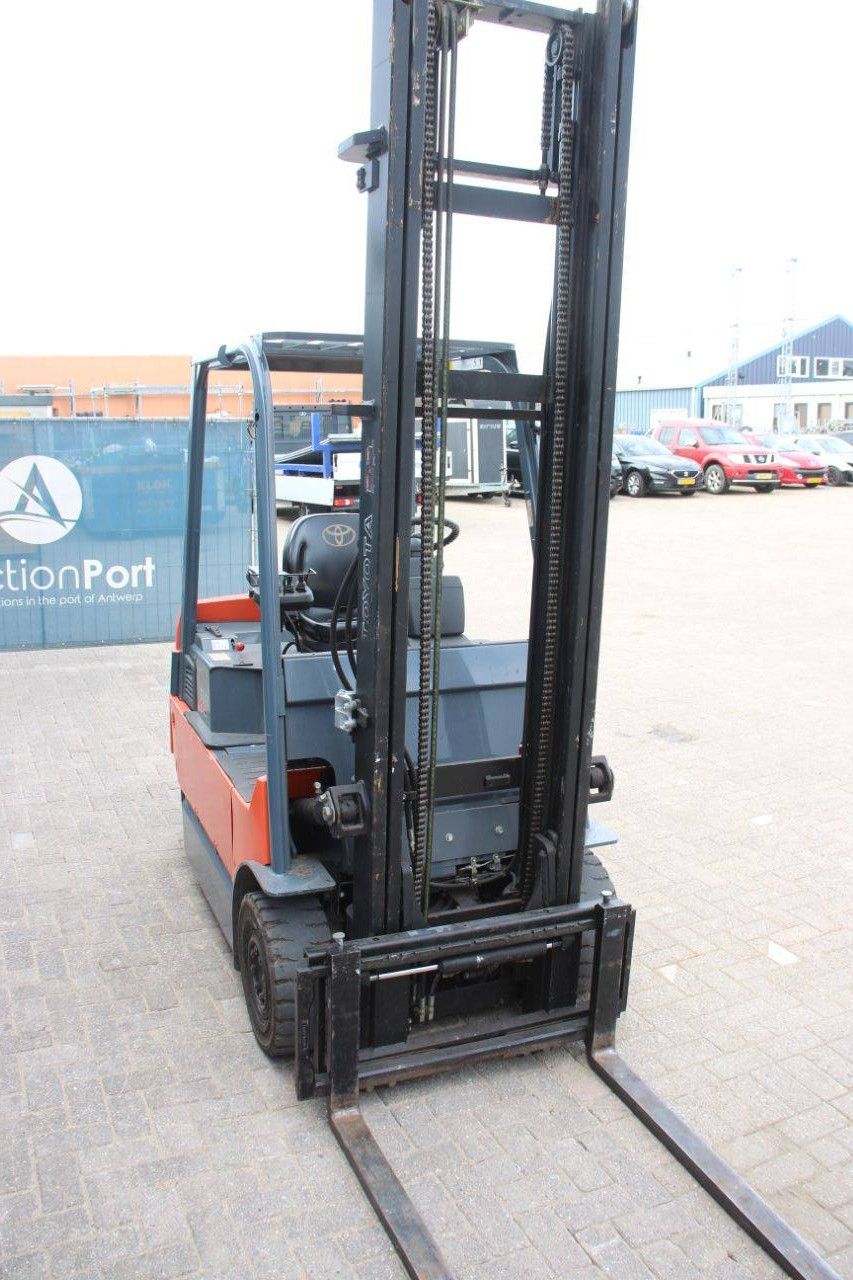 Toyota 7FBMF20 Electric Forklift 2000kg 5m 2004