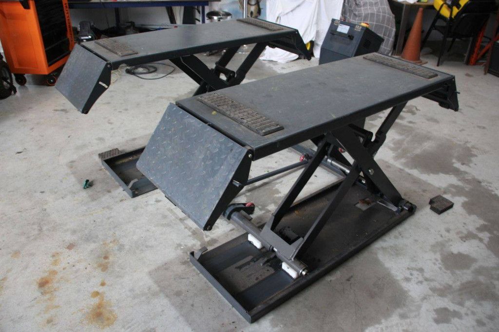 Wolf Scissor Lift WKS30E 3000kg 2023
