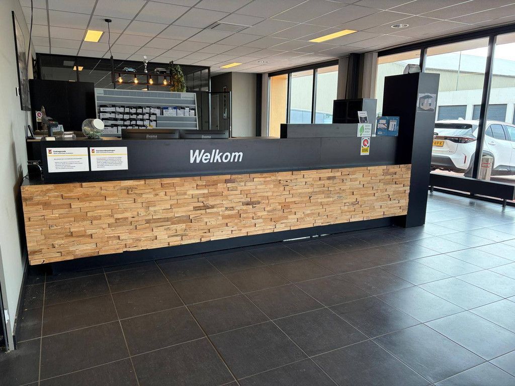 Balie voor een Receptie/Showroom 450x120cm