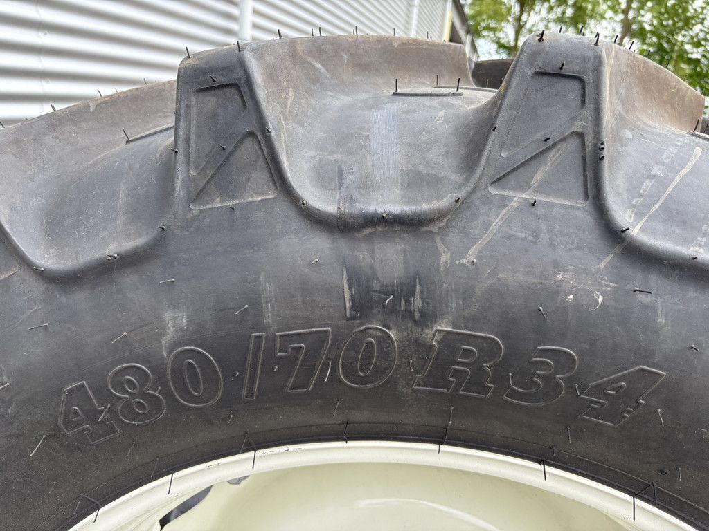 BKT Agrimax RT-765