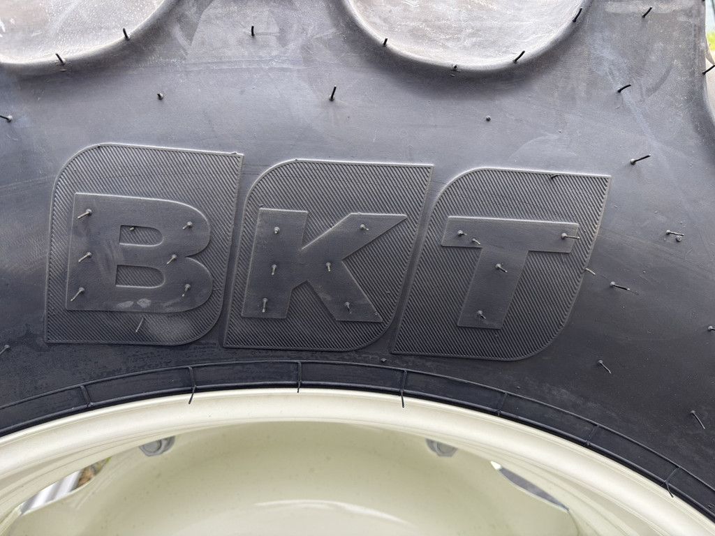 BKT Agrimax RT-855