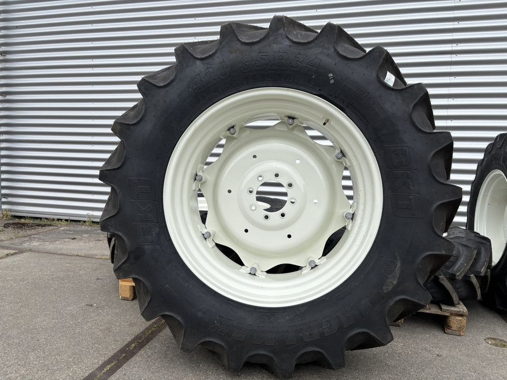 BKT Agrimax RT-855