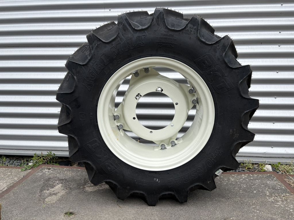 BKT Agrimax RT-855