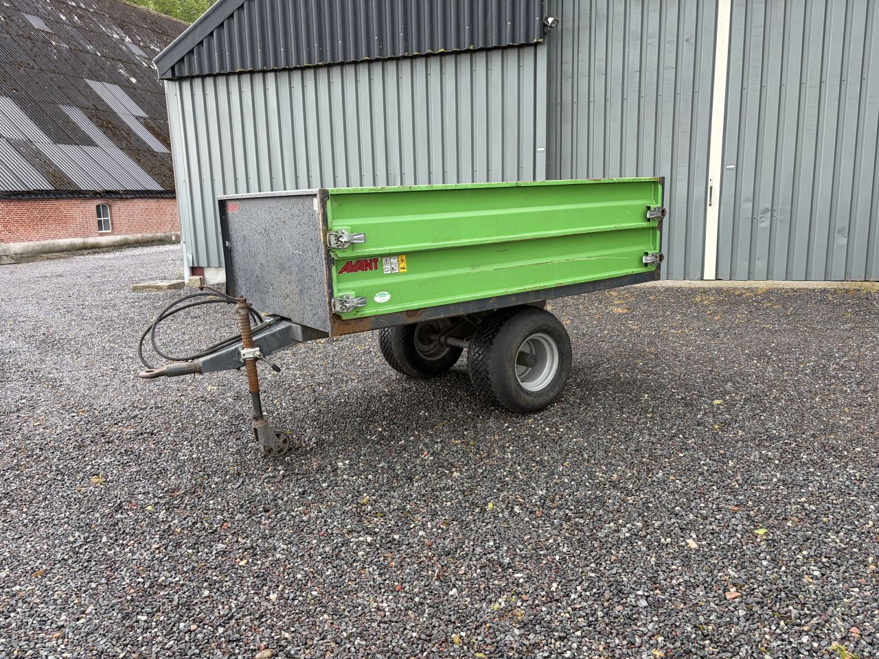 Avant mini kipper 1200kg lvm