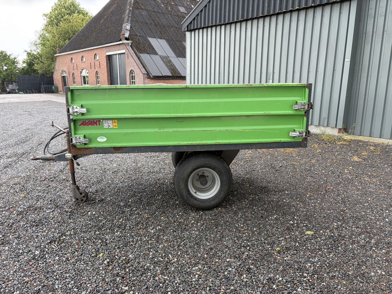 Avant mini kipper 1200kg lvm