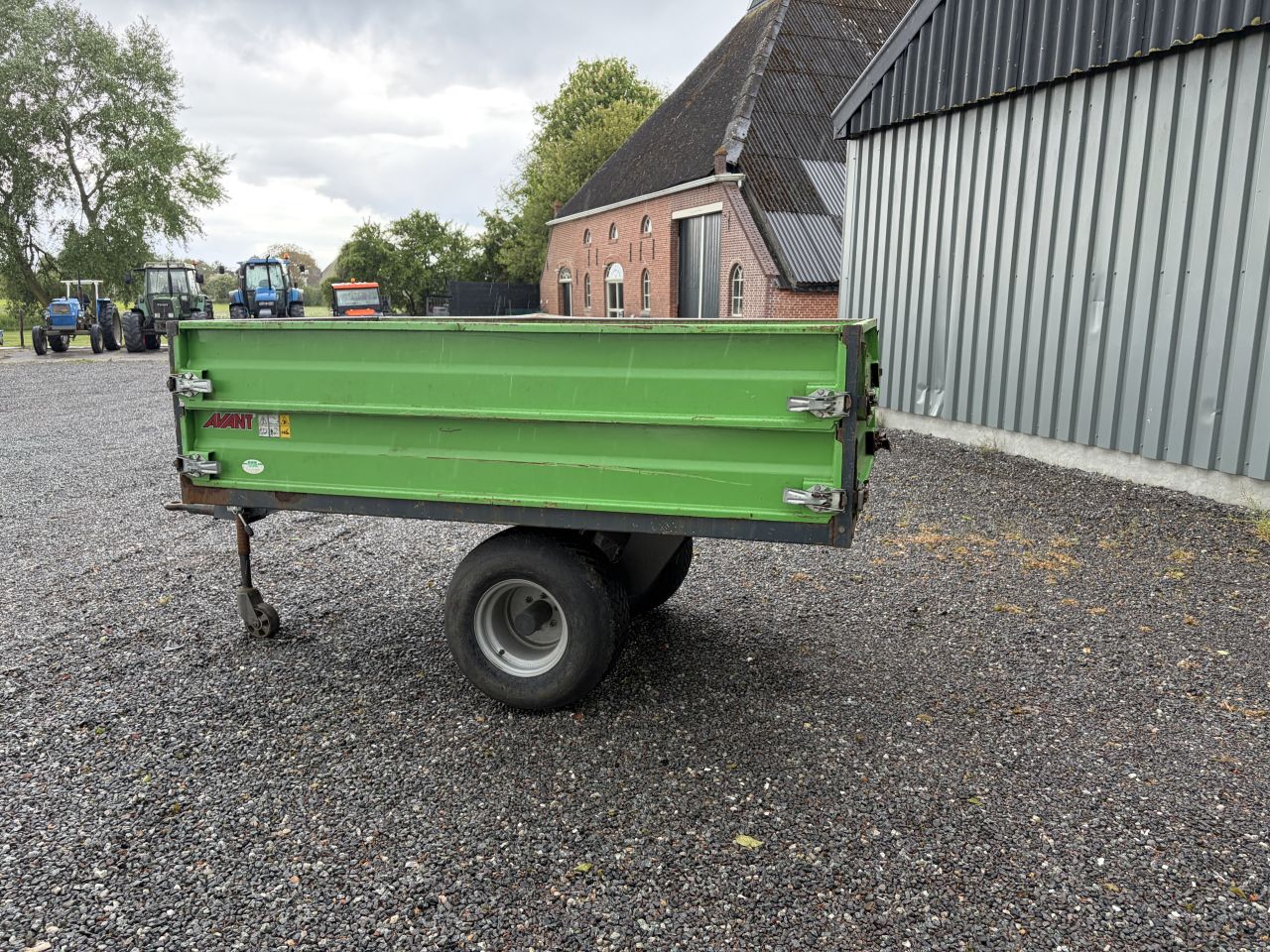 Avant mini kipper 1200kg lvm