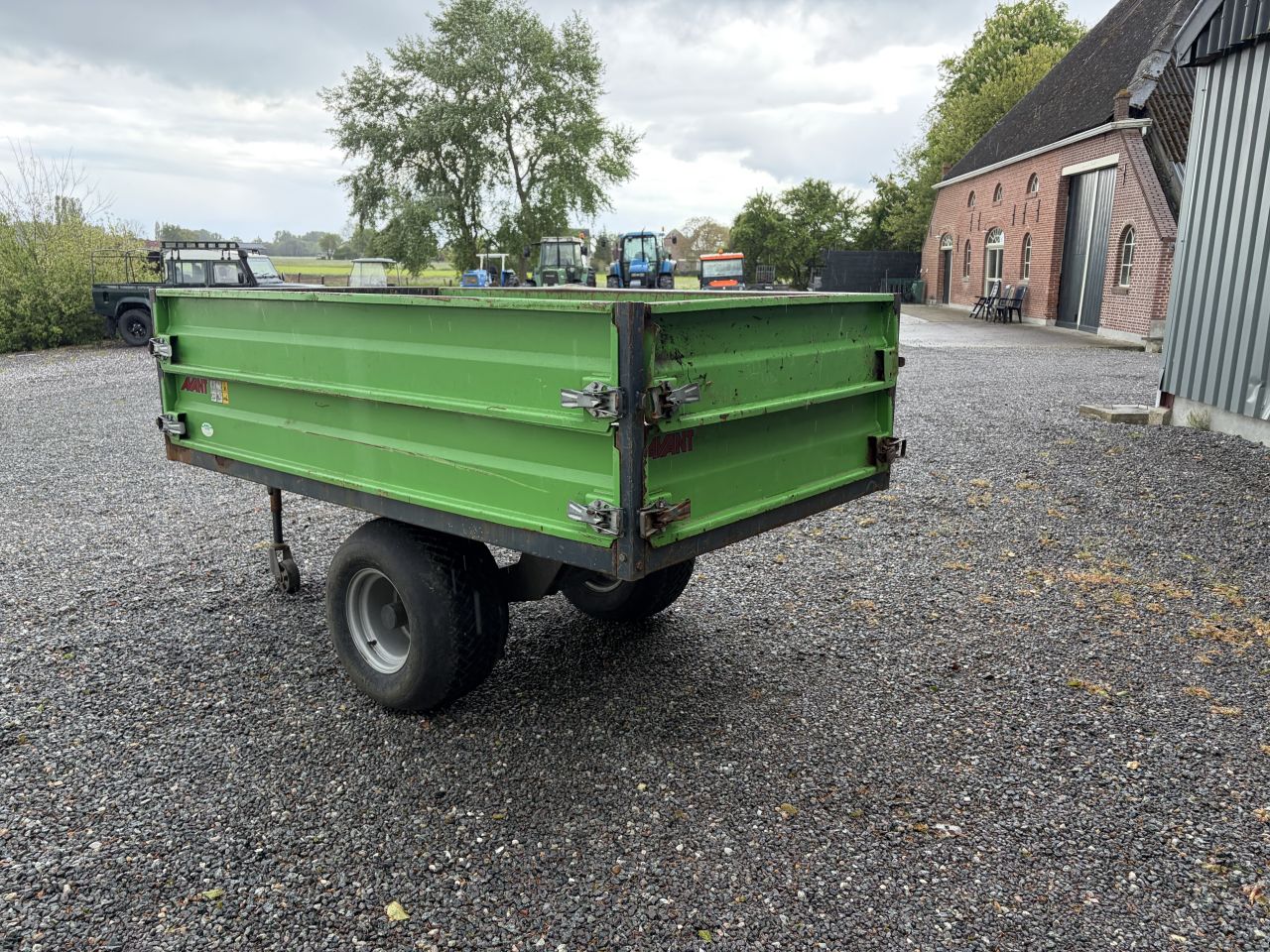 Avant mini kipper 1200kg lvm