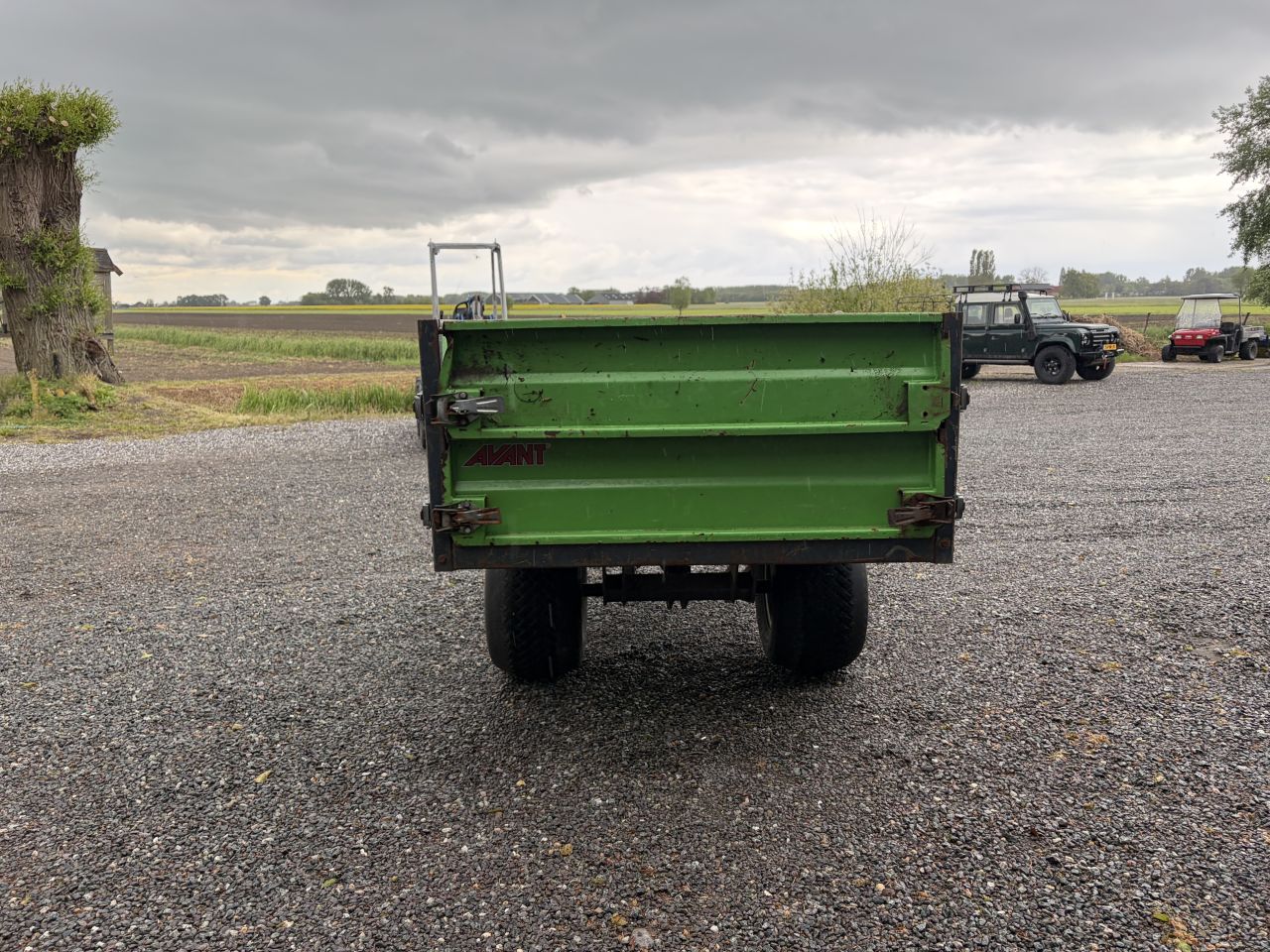 Avant mini kipper 1200kg lvm