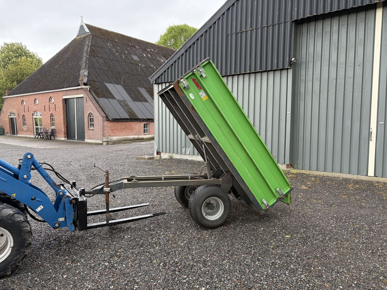 Avant mini kipper 1200kg lvm