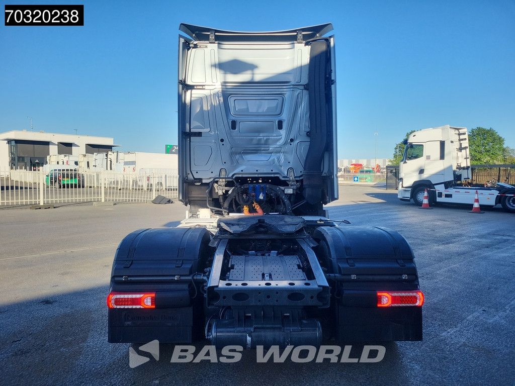 Mercedes Actros 1945 4X2 GigaSpace Xenon Standklima ACC Navi