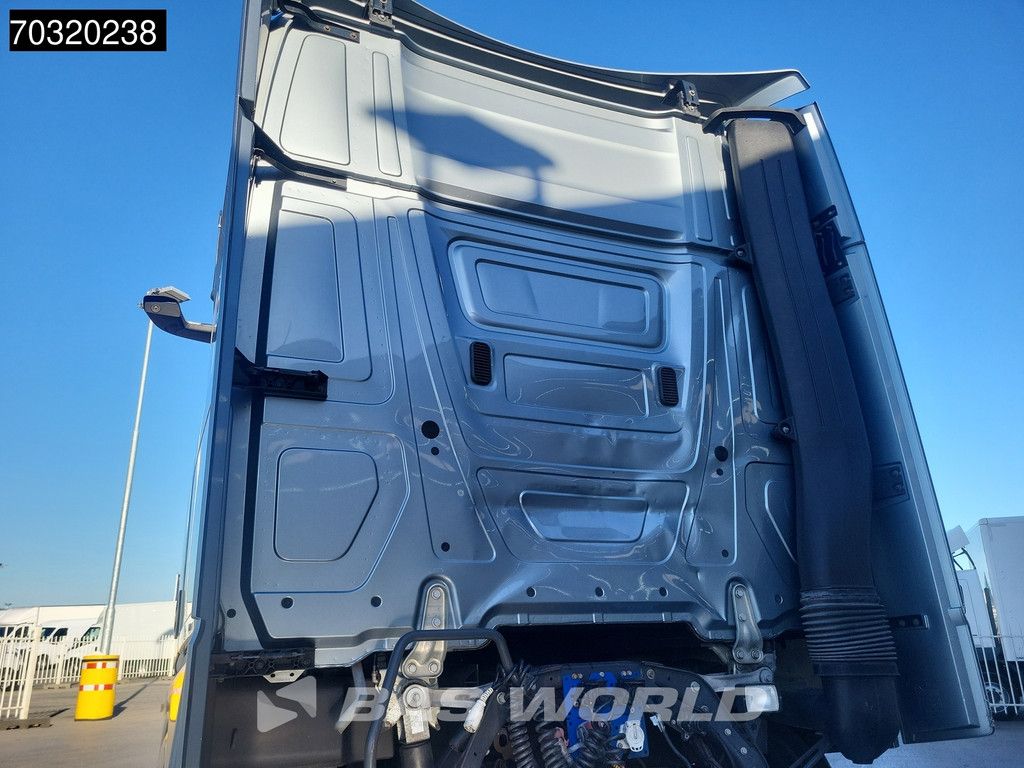 Mercedes Actros 1945 4X2 GigaSpace Xenon Standklima ACC Navi