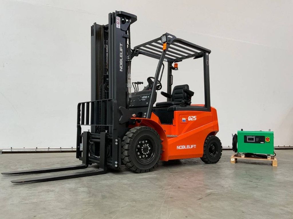 Heftruck Noblelift Q25 Elektrisch 2500kg 4.8m 2023