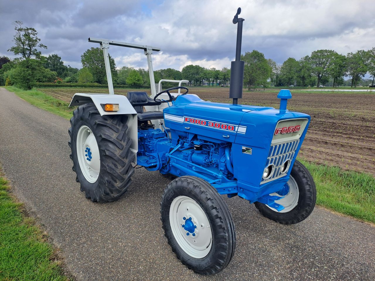 Ford 3000 / refurbished / Inruil & transport mogelijk