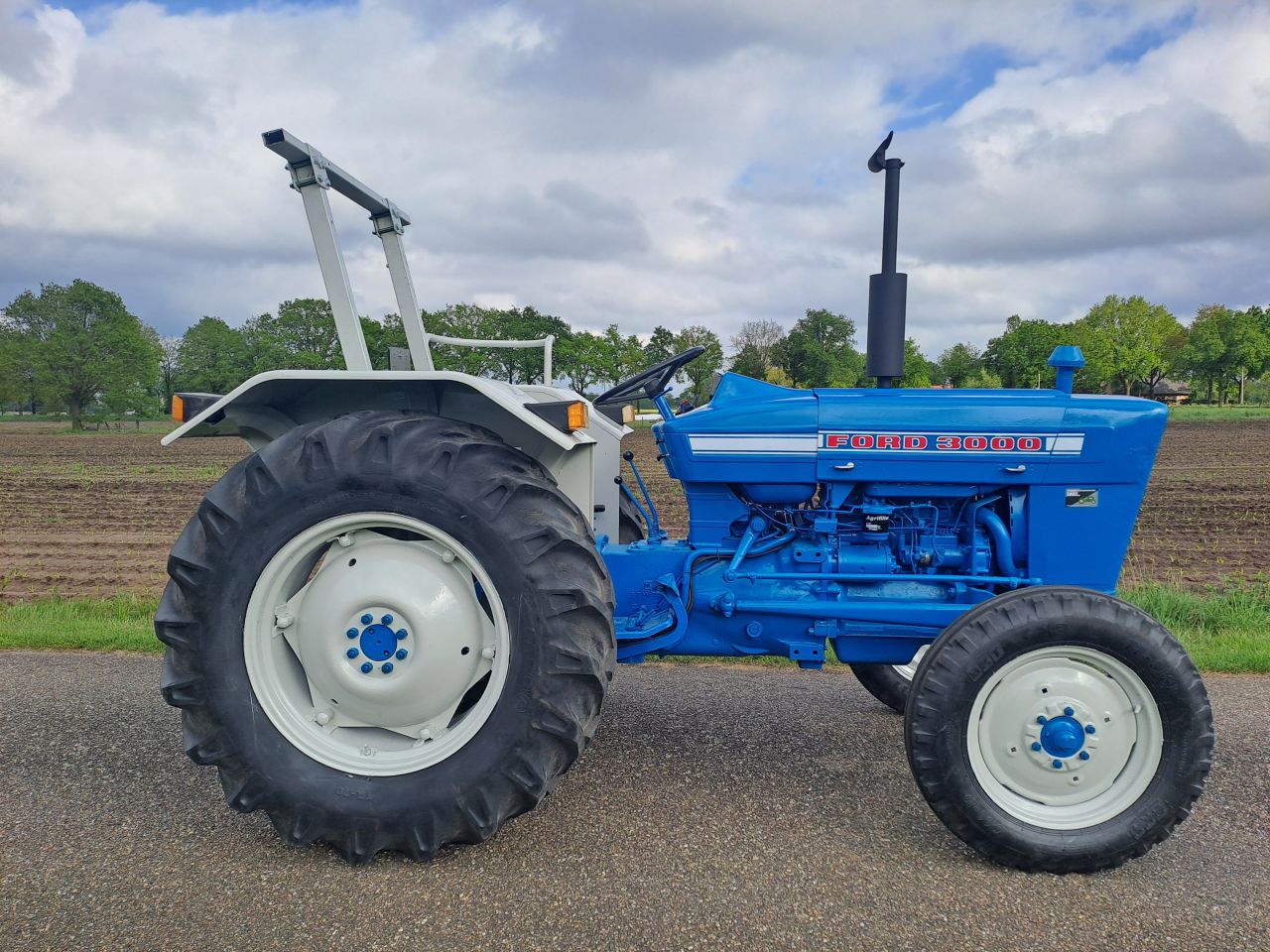 Ford 3000 / refurbished / Inruil & transport mogelijk