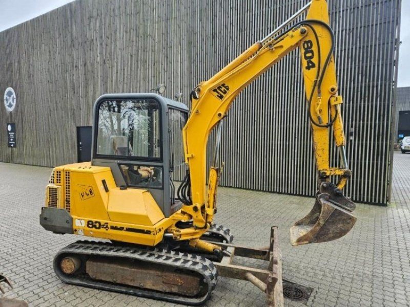 JCB 804