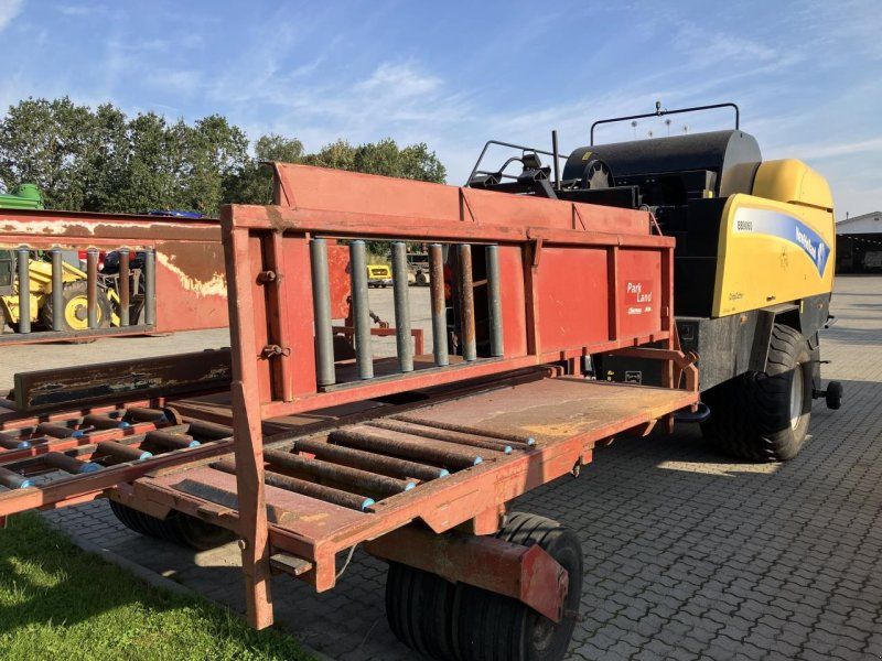 New Holland BB9060