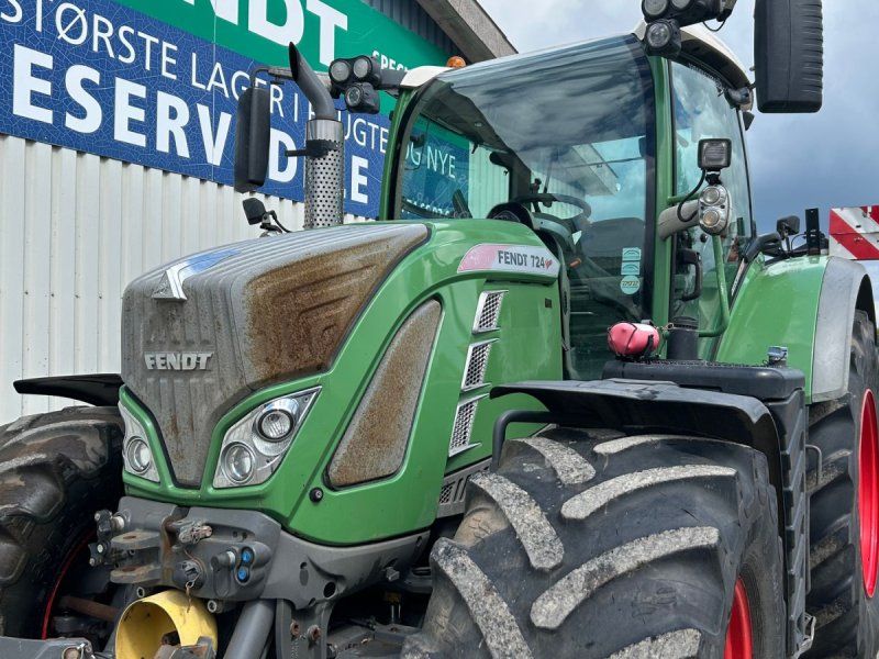 Fendt 724 Vario S4 Profi Plus Med Front PTO