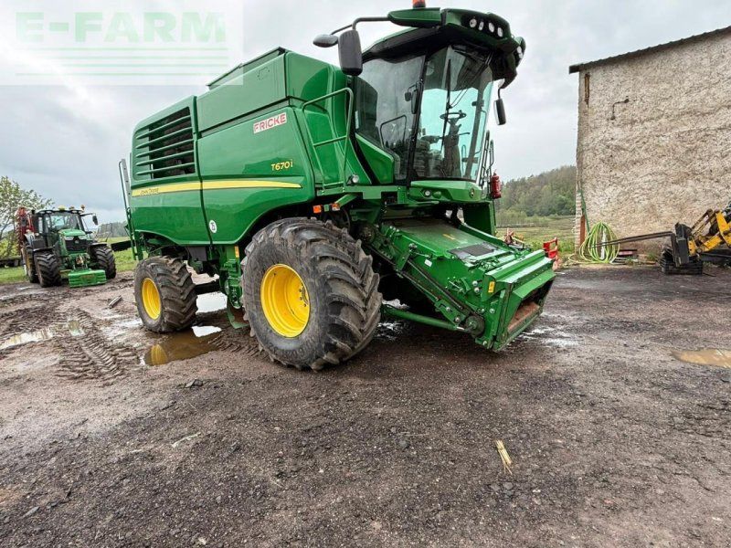 John Deere T670i