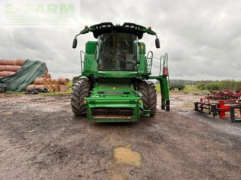 John Deere T670i