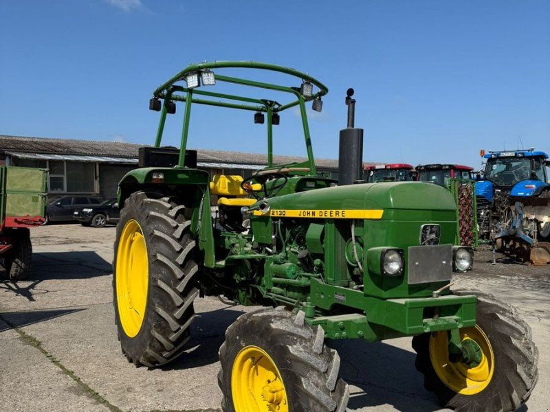 John Deere 2130