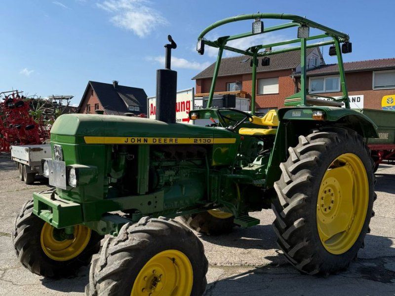 John Deere 2130