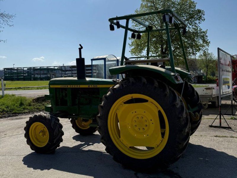 John Deere 2130