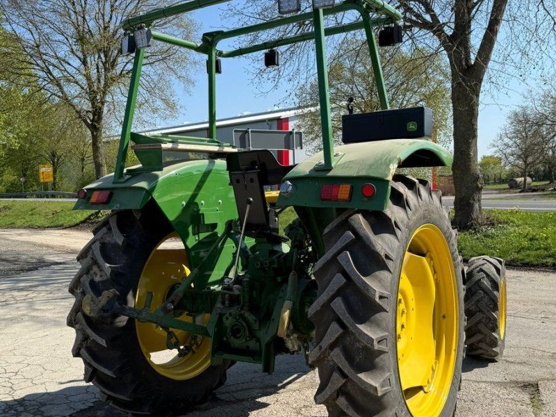 John Deere 2130