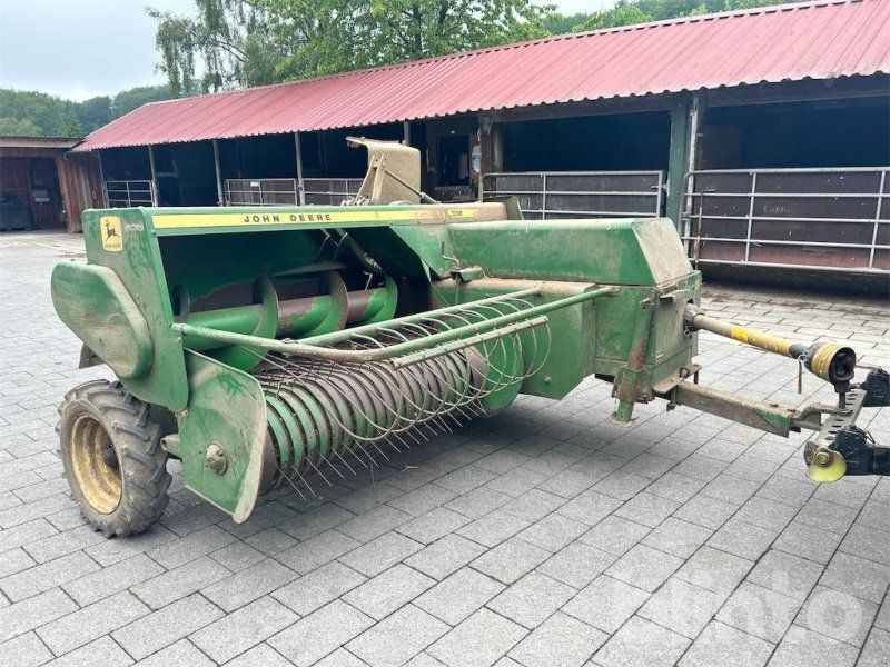 John Deere 332