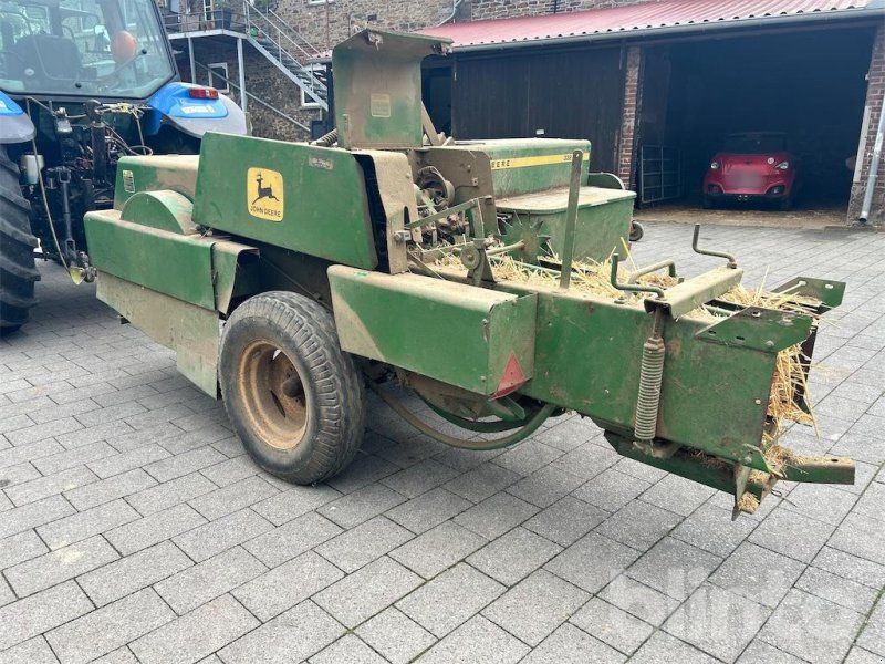 John Deere 332
