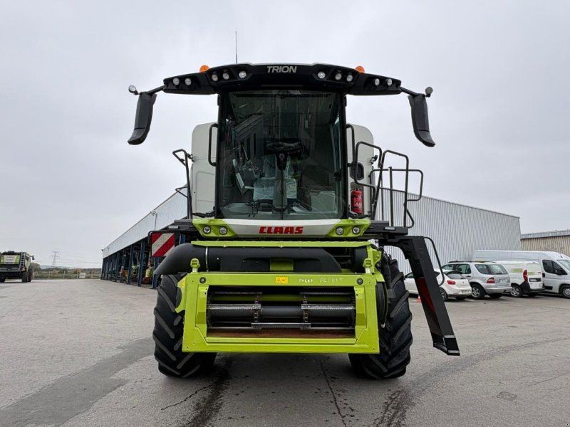 Claas TRION 660