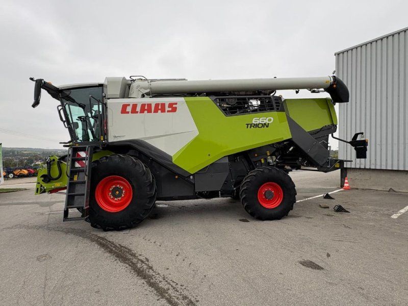Claas TRION 660
