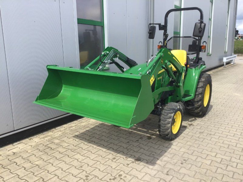 John Deere 3025E